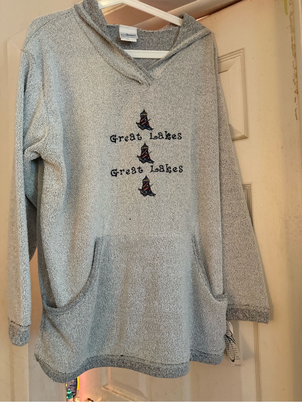 Great Lakes Embroidered Hooded Pullover Sweater - Light Gray
